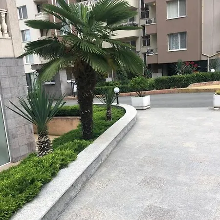 Apartment Cozy With Pool In