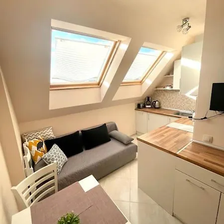 Cozy With Pool In Apartment *