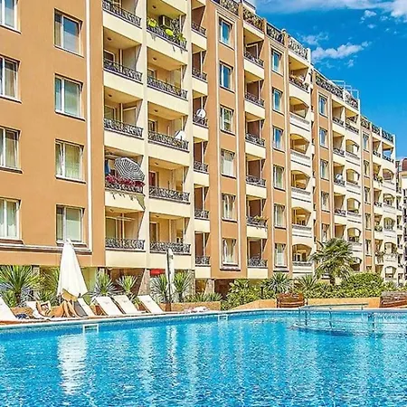Cozy With Pool In Apartment *