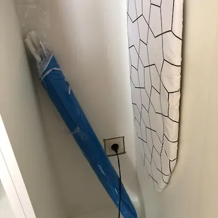 Cozy With Pool In Бургас
